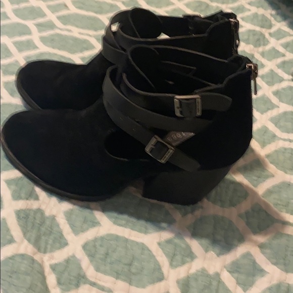 Kork-Ease black suede booties 7 1/2 - Picture 3 of 7